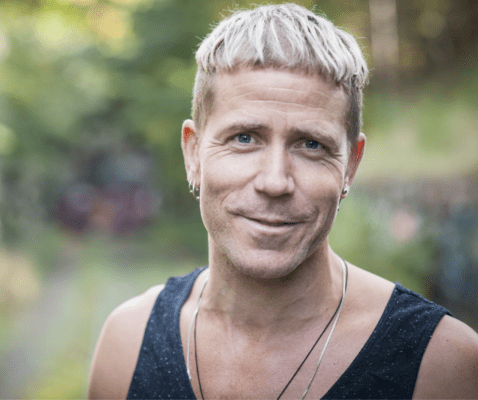 Tobias-Strollo-acroyoga-teacher-shambala-retreat-sweden